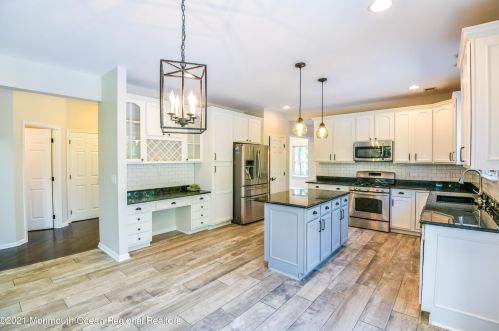 5 Markus Ct, Jackson Twp NJ  08527-2886 exterior