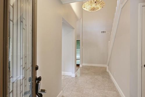 4186 Beverly Ln, Atlanta, GA 30342-3440