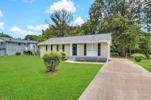 2668 Beacon Dr, Atlanta GA  30349-4204 exterior