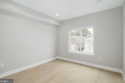 429 Lemonte St, Philadelphia PA 19128-4534 exterior