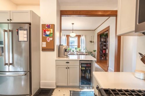 736 Hawthorne St, Grand Rapids MI 49503-3535 exterior