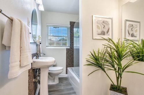 625 Jamaica Ave, Tampa FL  33606-3928 exterior