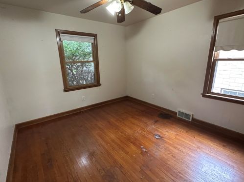 5521 Philip Pl, Milwaukee WI 53216-3148 exterior