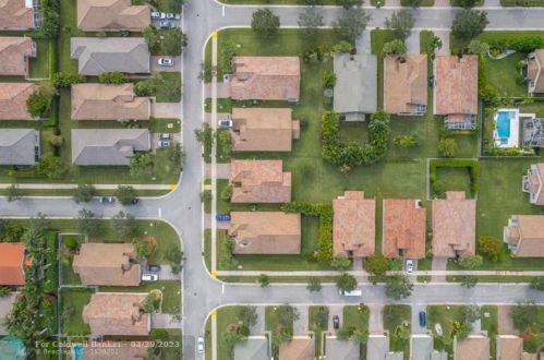 9597 Lindale Trace Blvd, Fort Pierce FL  34987-2439 exterior