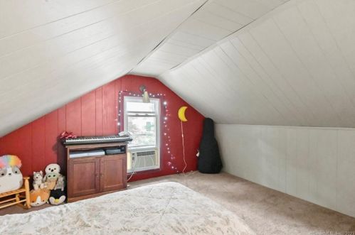 256 Autumn St, Manchester CT 06040-5553 exterior