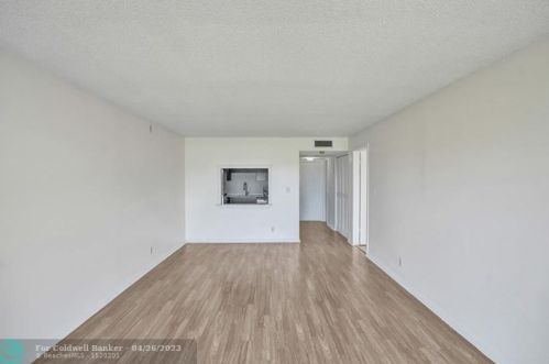 9355 8th St, Boca Raton FL  33428-6800 exterior