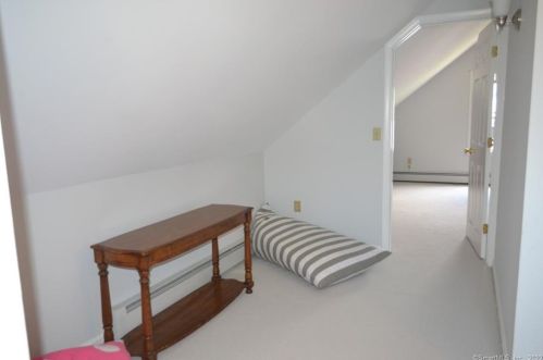 13 Holbrook St, Milford CT 06460-5133 exterior