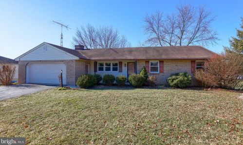 154 Amsterdam Rd, Lancaster PA 17603-9719 exterior