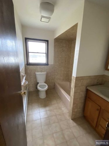 100 Jackson Ave, West Paterson NJ  07424-3334 exterior