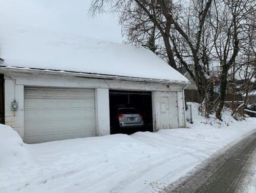 857 Hutchinson Ave, Pittsburgh PA 15218-1433 exterior