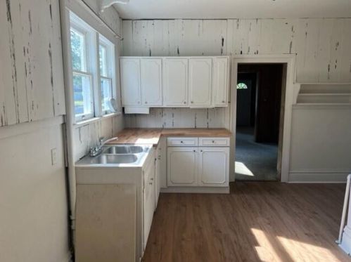 2108 Letart Ave, Meskegon MI 49441-3465 exterior