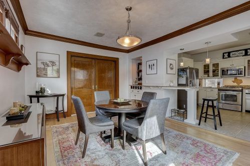 2230 Smt Ave, Milwaukee WI 53202-1245 exterior