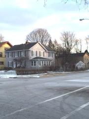 942 Downer Pl, Aurora, IL 60506-4906