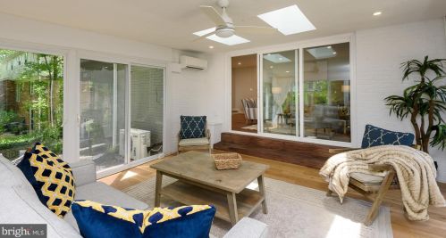 1209 Forestwood Dr, Mc Lean VA  22101-2603 exterior