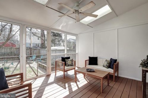 5947 Monticello Rd, Alexandria VA 22303-2218 exterior