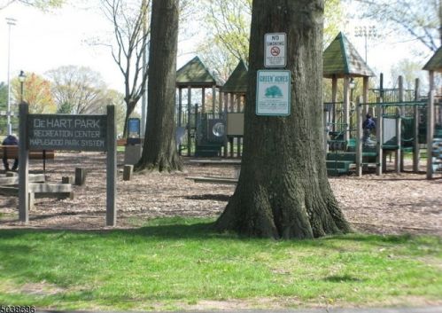 1669 Springfield Ave, Maplewood NJ  07040-2964 exterior