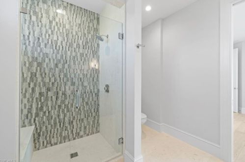 3139 Leeward Ln, Naples FL 34103-4038 exterior