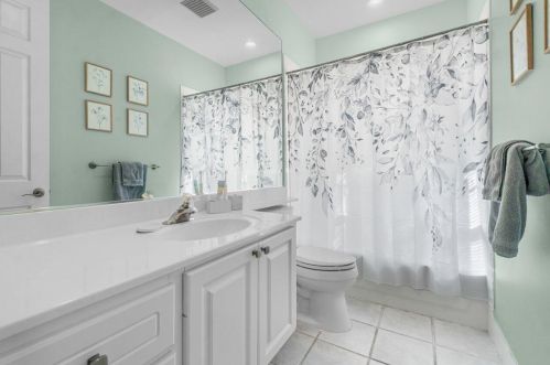 120 Barbados Dr, Jupiter FL 33458-2913 exterior