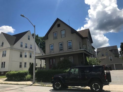 8 Lowell St, Worcester MA 01603-2607 exterior