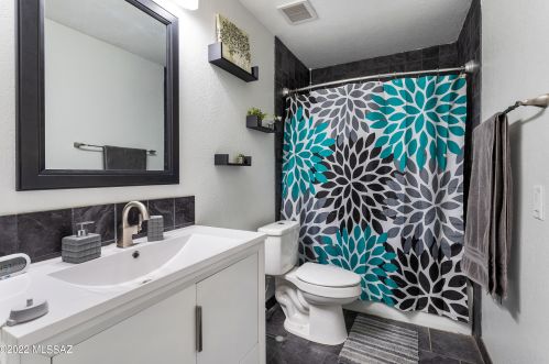 7117 Camino De Los Caballos, Tucson AZ 85743-9689 exterior