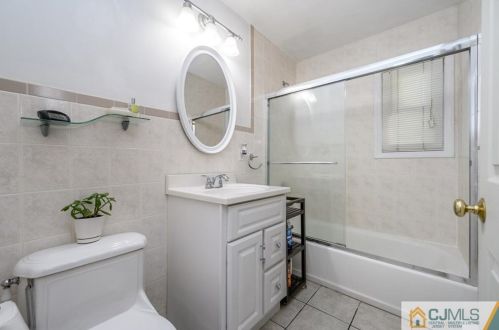 126 Park Ave, Iselin NJ 08830-2303 exterior