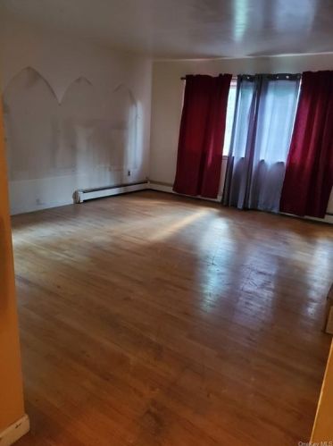 19 Rochelle Ter, Mount Vernon, NY 10550-1127