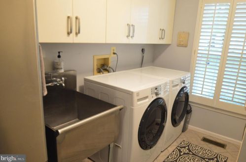 1409 Squaw Hill Ln, Silver Spring MD  20906-2009 exterior