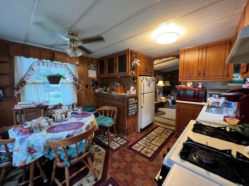 7 Bailey Dr, Concord NH 03303-2700 exterior