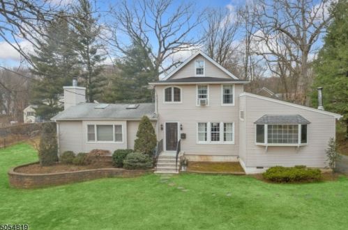 105 Cedar St, Livingston NJ 07039-4205 exterior