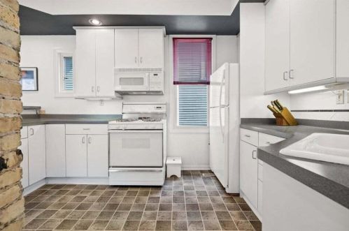 2044 Booth St, Milwaukee WI 53212-3406 exterior