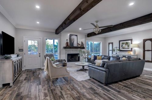 114 Leah Dr, Montgomery TX 77316-6818 exterior