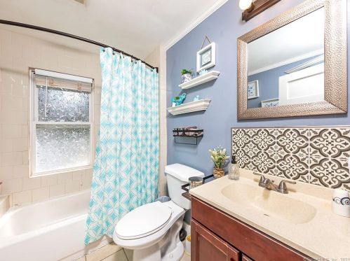 5 Commonwealth Ave, New Britain CT  06053-2913 exterior