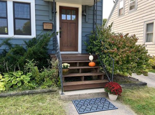 2053 Helena St, Madison WI 53704-5519 exterior