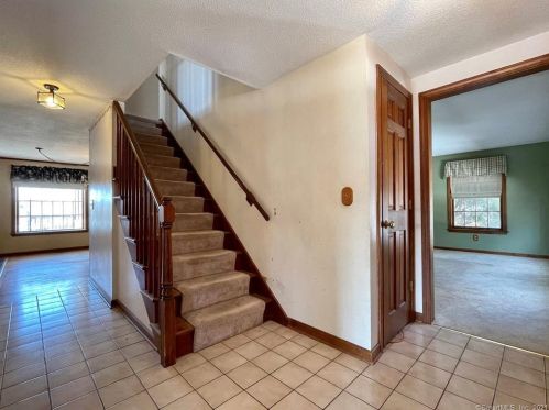 254 Jobs Hl Rd, Ellington CT 06029-2209 exterior