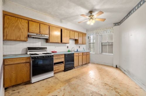 65 Pleasant St, Brookline MA 02446-3723 exterior