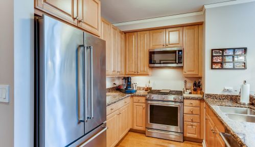 420 Waterside Dr, Chicago IL  60601-4700 exterior