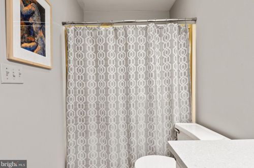 804 Country Pl Dr, Lancaster PA 17601-1793 exterior