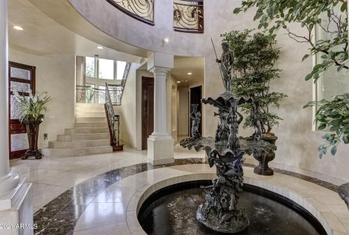 13841 Cyn Dr, Phoenix AZ 85016-2403 exterior