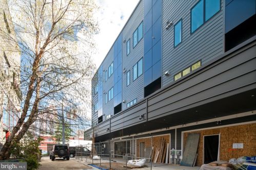 722 Broad St, Philadelphia PA 19146-3119 exterior