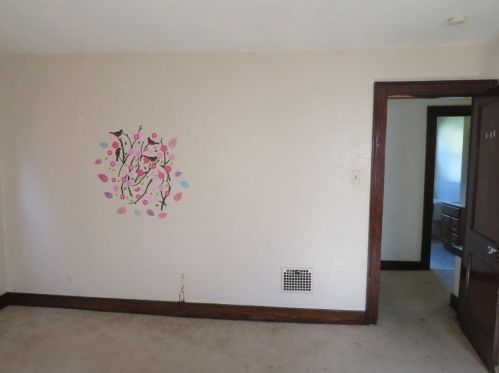 2634 Library Rd, Pittsburgh PA 15234-3107 exterior