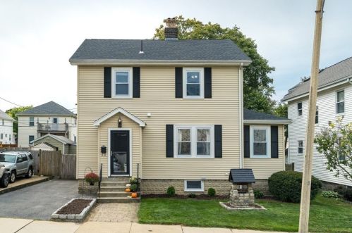 222 Maple St, Boston, MA