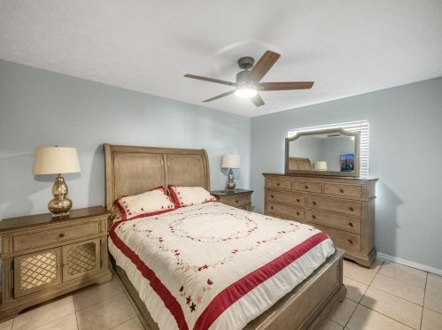 4800 Eagle Dr, Fort Pierce FL 34951-2371 exterior