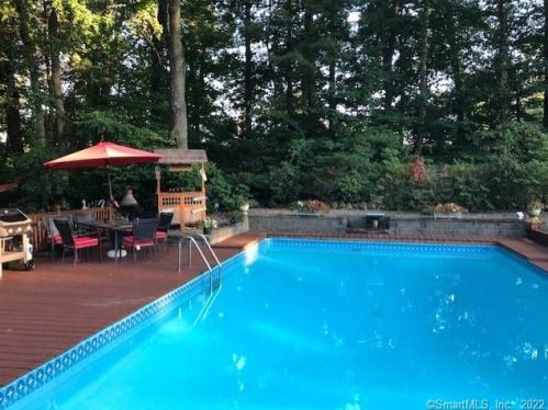 44 Marjorie Ln, Vernon CT 06066-4007 exterior