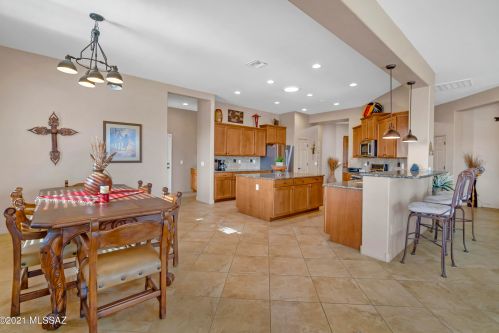 5750 Atascosa Peak Dr, Green Valley AZ 85622-8127 exterior