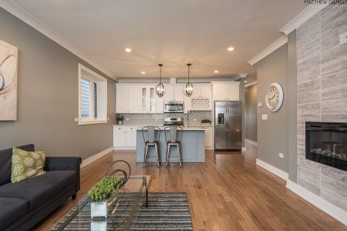 2836 Ridgeway Ave, Chicago, IL 60623-4526