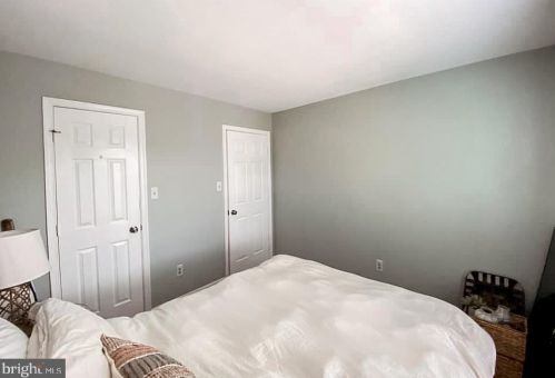 5817 Appleford Dr, Alexandria VA  22315-5625 exterior