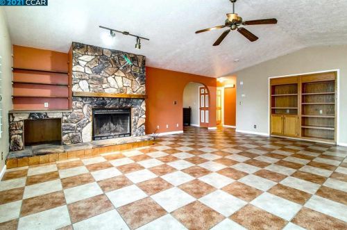 826 Navaronne Way, Concord CA 94518-2173 exterior