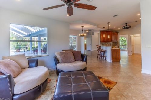 2484 10th Ave, Naples, FL 34120-4925