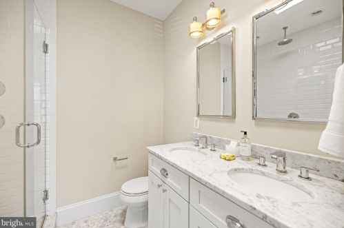 1213 F St, Washington DC  20002-6313 exterior