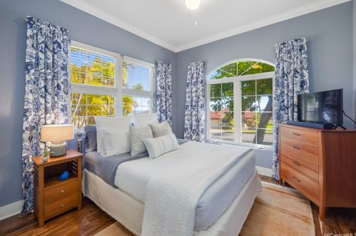 114 Kokololio Pl, Honolulu HI 96821-2562 exterior